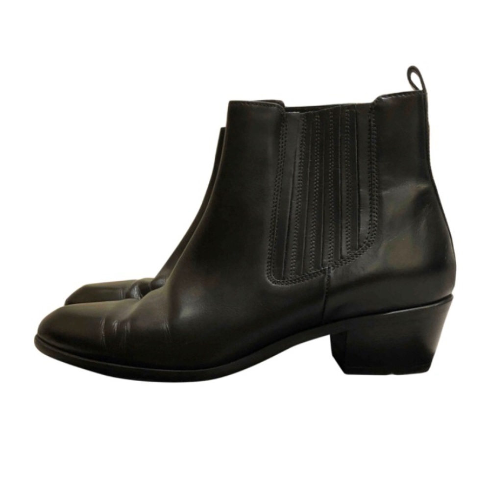 J Crew brand black boots. Tagged UO for exposure
